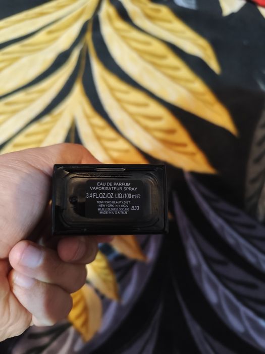 Vând parfum Tom Ford