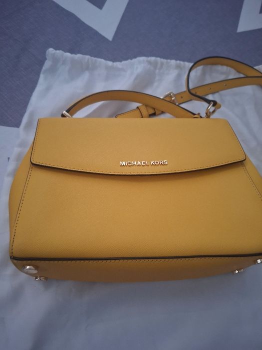 Poșetă Michael Kors,  purtata o singură dată, stare impecabila, 25 cm