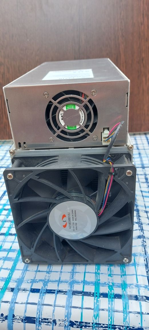Vând whatminer m30s+