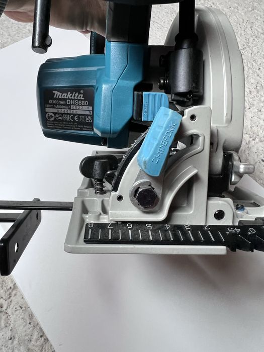Fierastrau circular Makita DHS680Z