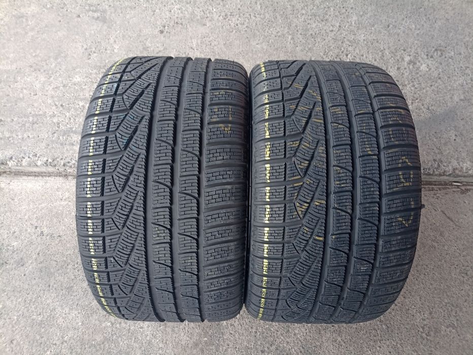 2 anvelope NOI de iarna Pirelli 295/35 R18