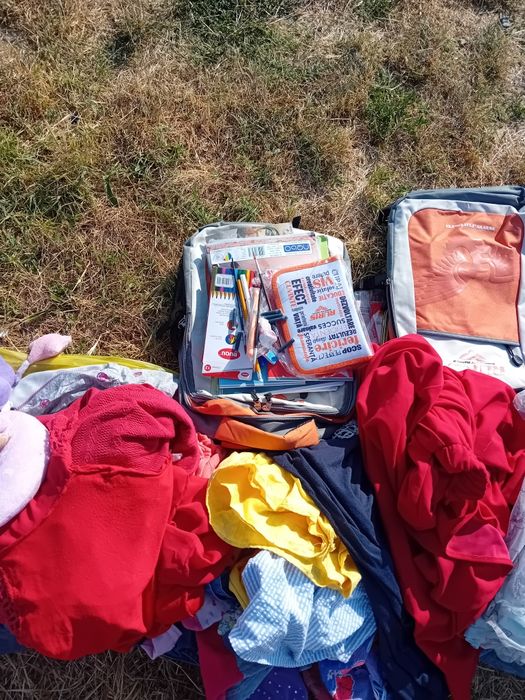 Vând haine pentru copii 6-7 ani , acvariu de pești și tot felul de ele