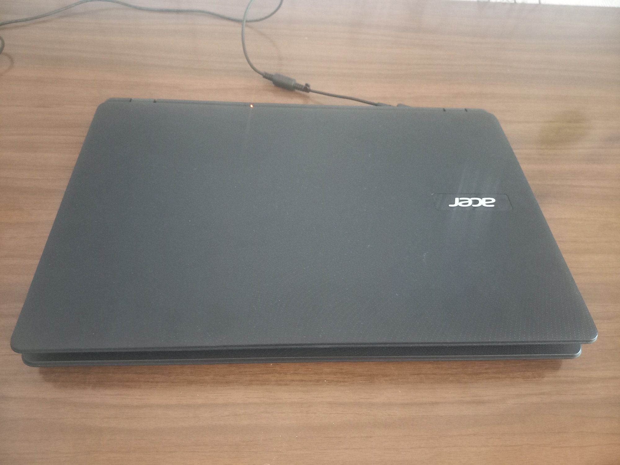 Noutbuk Acer Sotiladi