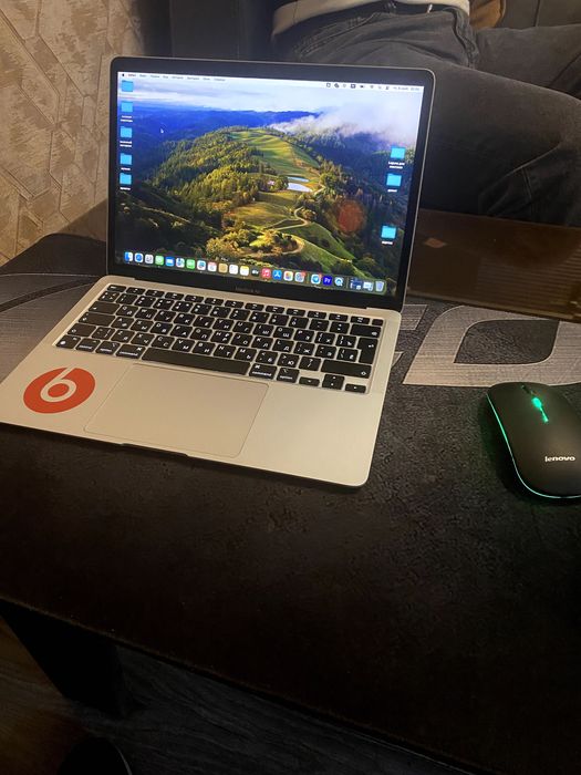 Ноутбук MacBook Air M1 256GB SSD. Отличное состояние + подарки