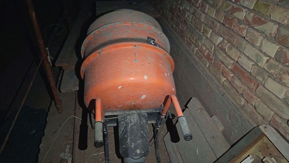 Строительная бетонамешалка