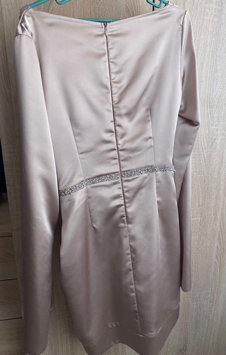 Официална рокля подходяща за поводи