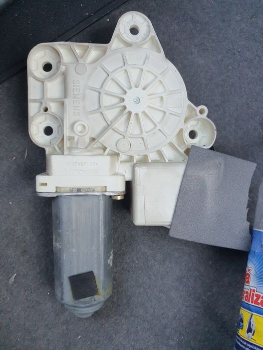 Motoras macara geam stanga spate Vectra C