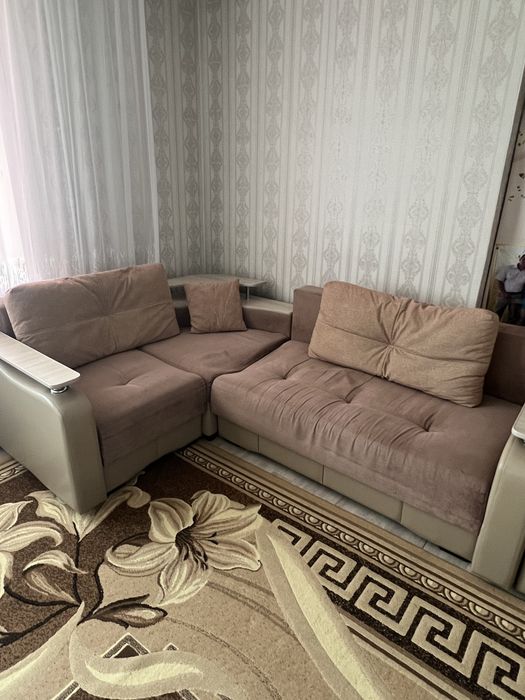 Продам диван с креслой+ пуфик