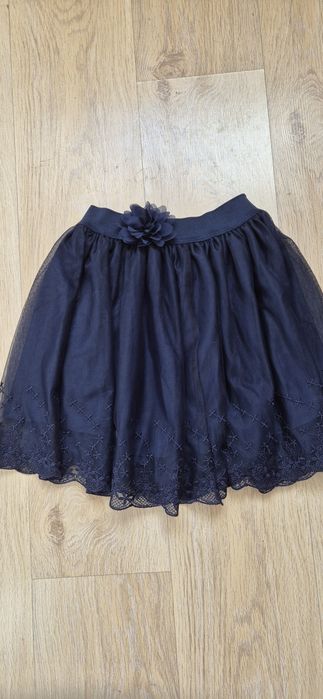 Официални дрехи за момиче 9/10г цената е за всичко.