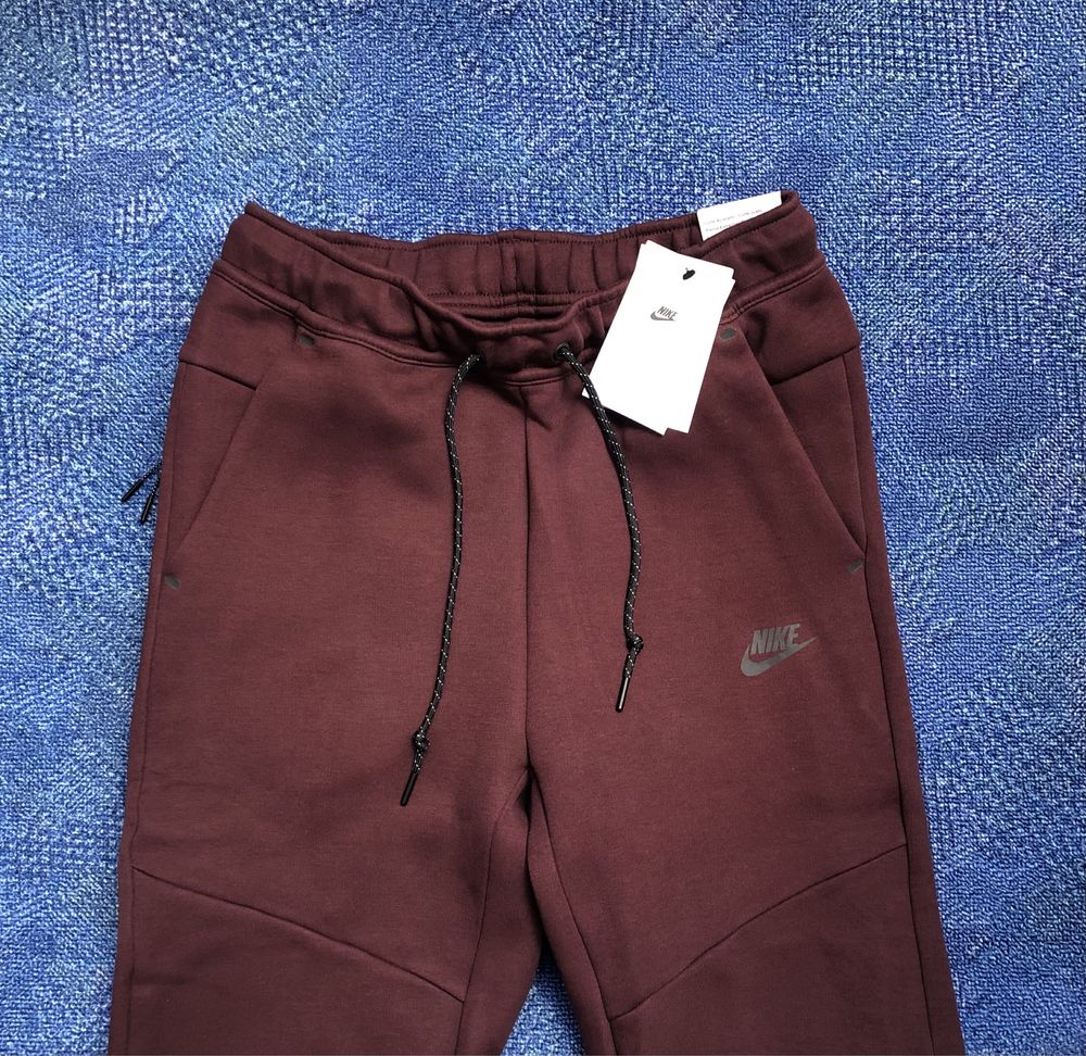 Nike Tech Fleece Joggers ОРИГИНАЛНО мъжко долнище S и М