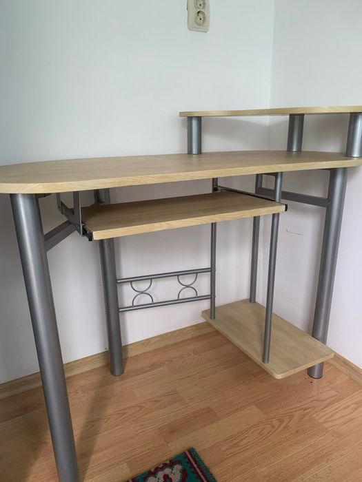 Birou pentru caculator