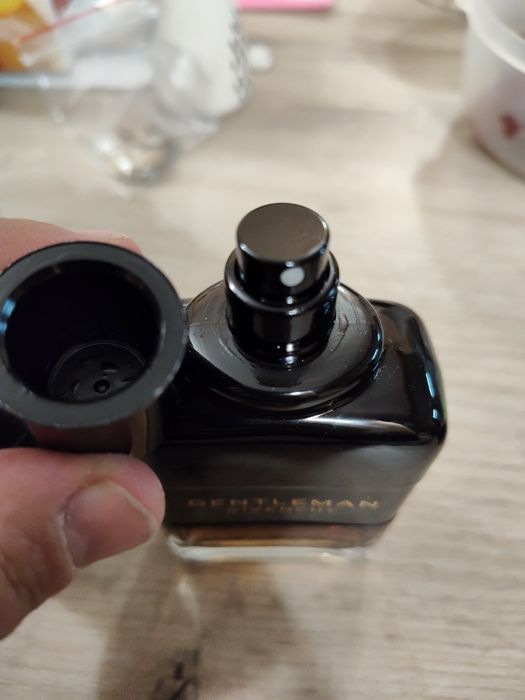 Парфюми Dior Sauvage Elixir  и Givenchy Reserve Privee