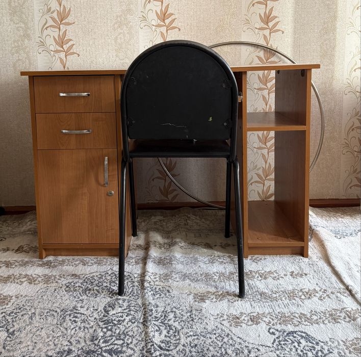 Стол компьютерный