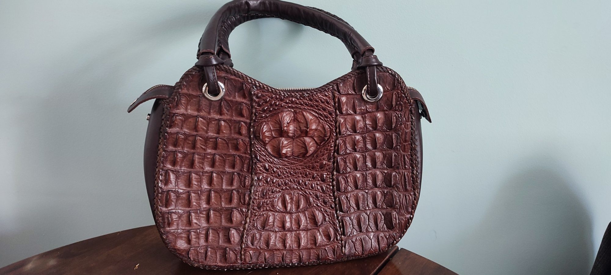 Продам сумку из крокодила