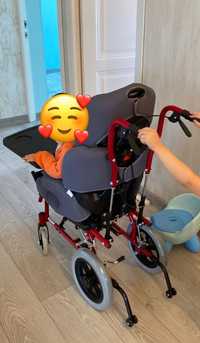 Кресло-коляска прогулочная (детская)
