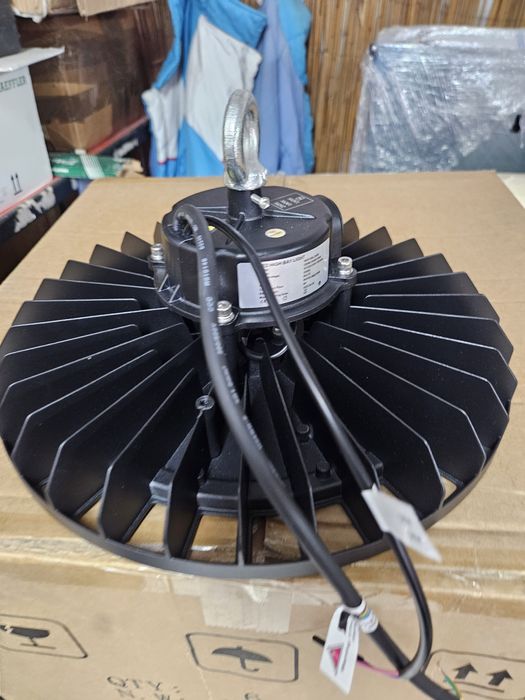 Lampa led ufo industriala nouă 250 W