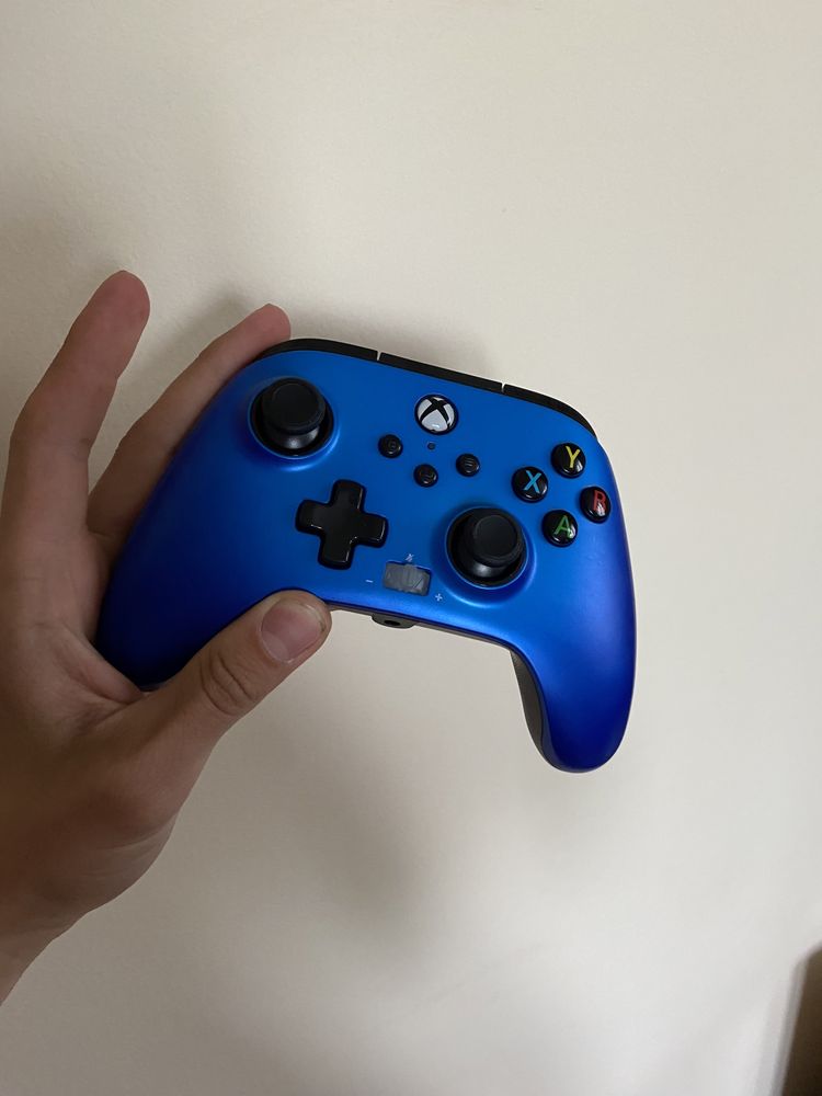 Controller Xbox cu cablu de date