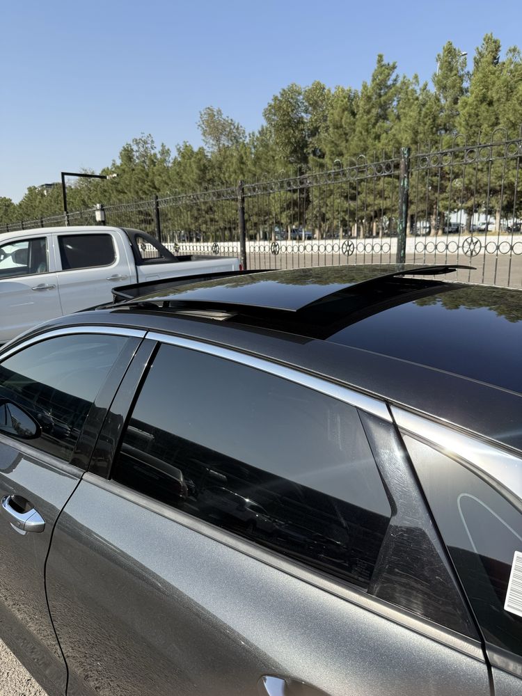 Kia K5 2022 с понарамной крышей