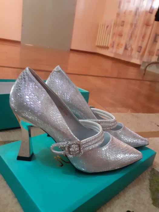 Женский туфли 18000