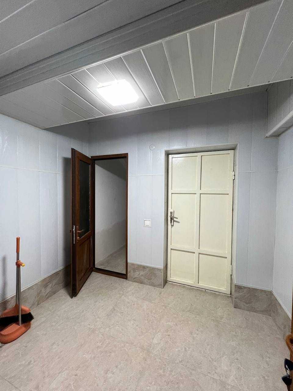 №3435.Продается 3х-комнатная квартира Полу подвал.