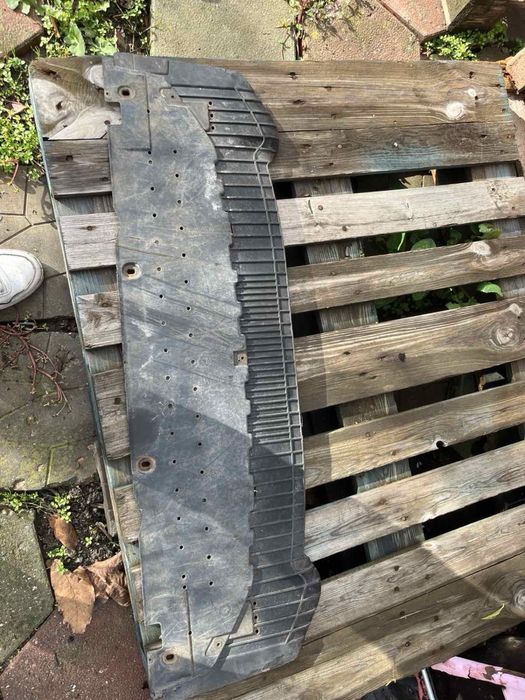 Долна кора за ауди а4 2010 2.0