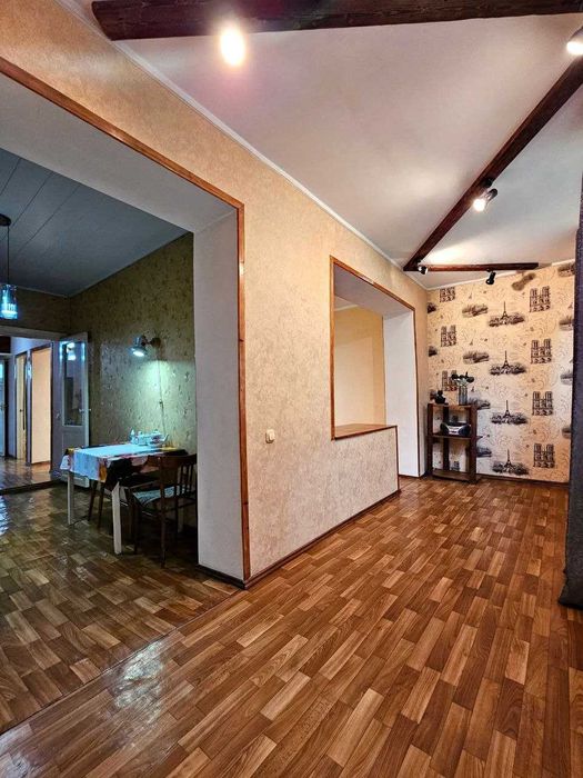 Венгерская аэропорт 3/3/4 77 серия 74м² кирпич