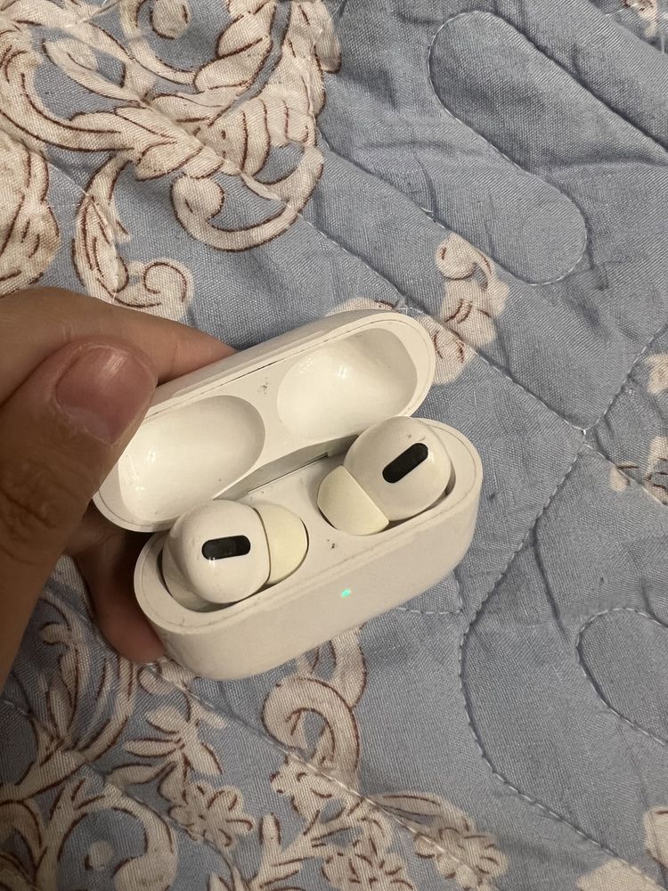 Airpods pro наушники левый и кейс