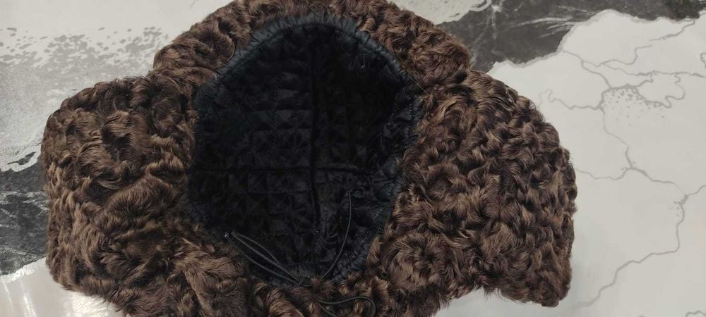 Продам новую ушанку из натурального Каракуля