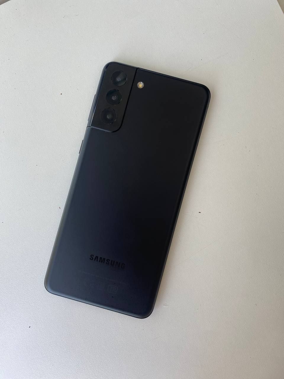Samsung galaxy S21+ в идеальном состоянии