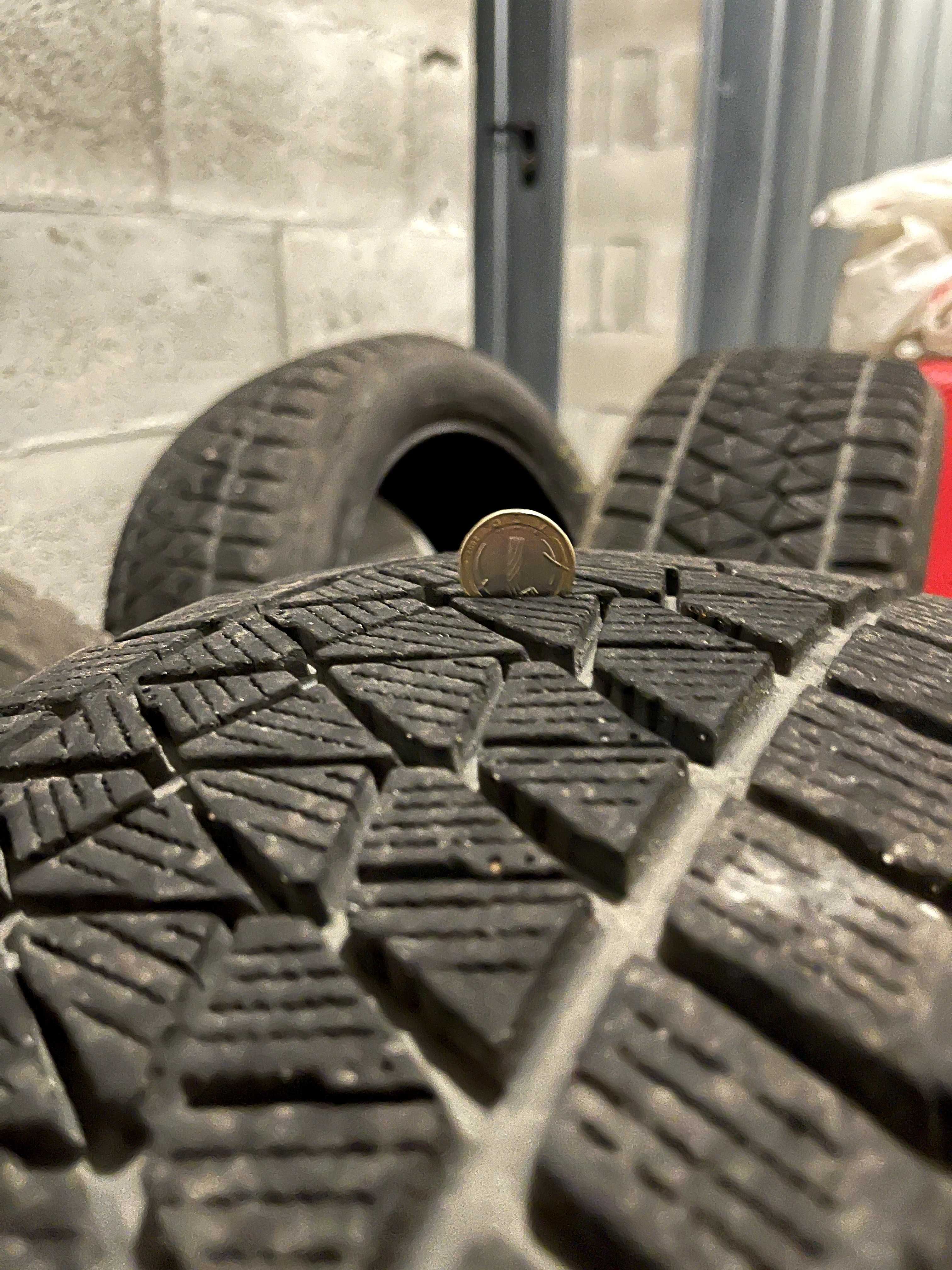 Зимни гуми добро състояние Bridgestone Blizzak 225/55/19