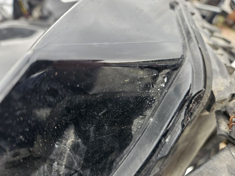 Десен ксенонов фар за Audi q5 2010god