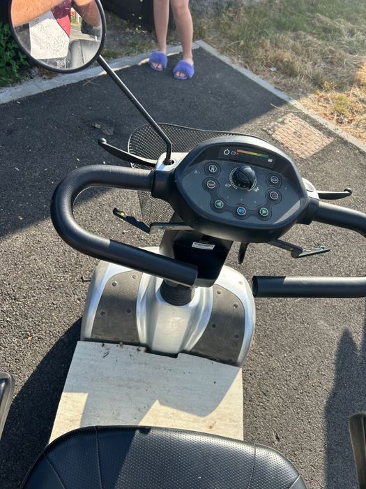Scuter electric pentru batrni si persoane cu dizabilitati  scurerul