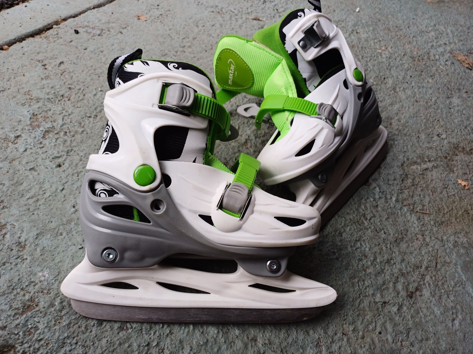 Patine reglabile verde cu alb
