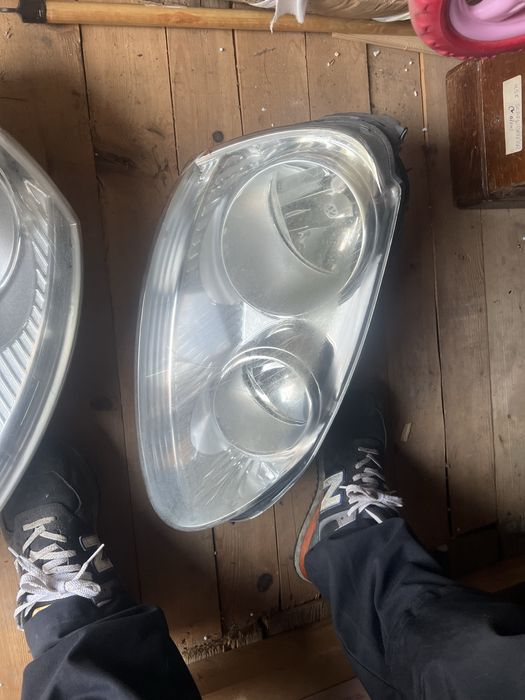 De vanzare faruri golf 5