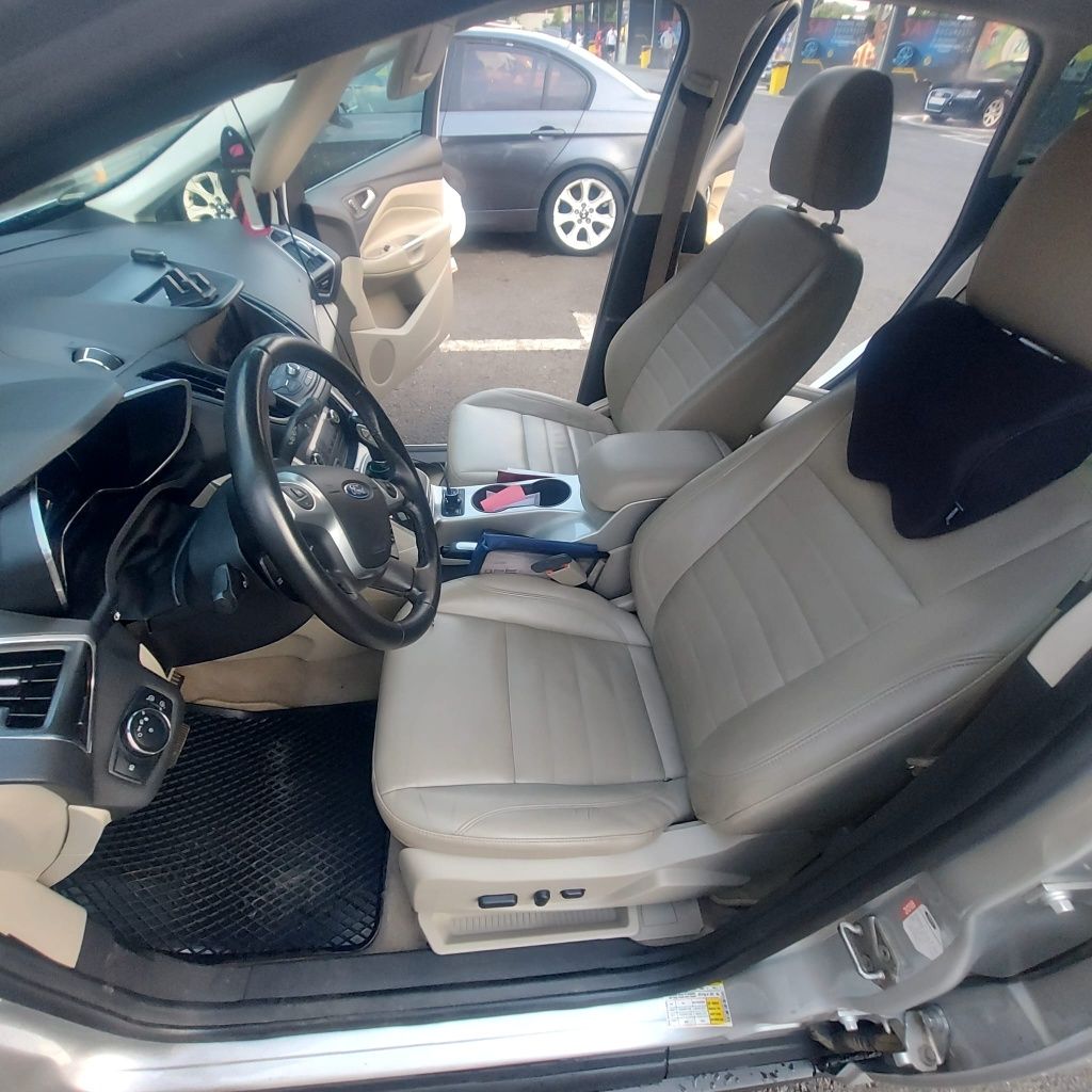 Ford C max full hiybrid se incarca la franare si in mers km reali
