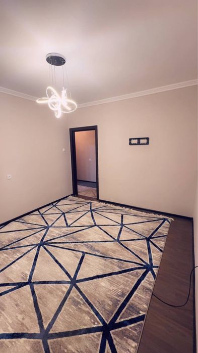 Uy sotiladi 2xonali yevro remont