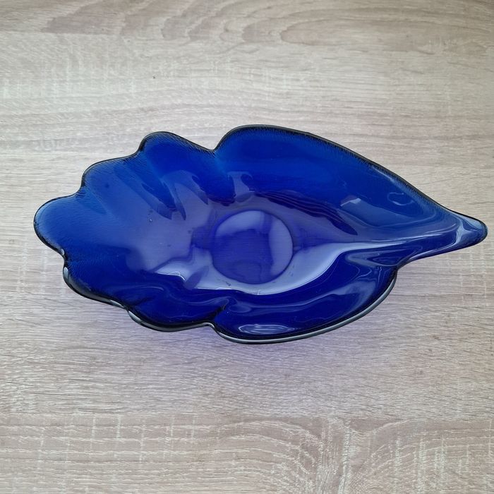 Стъклени купи и фруктиери