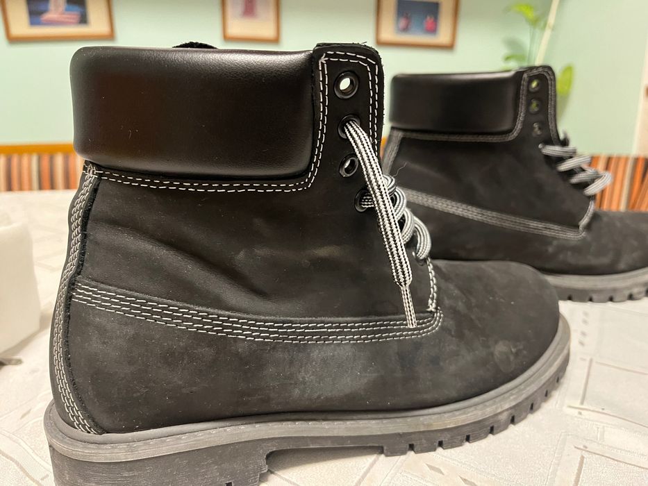 Чисто нови обувки кожени