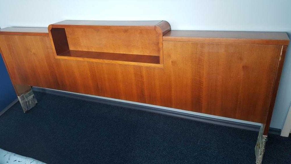 Vând mobilier din lemn de esenţă tare - laterală pat