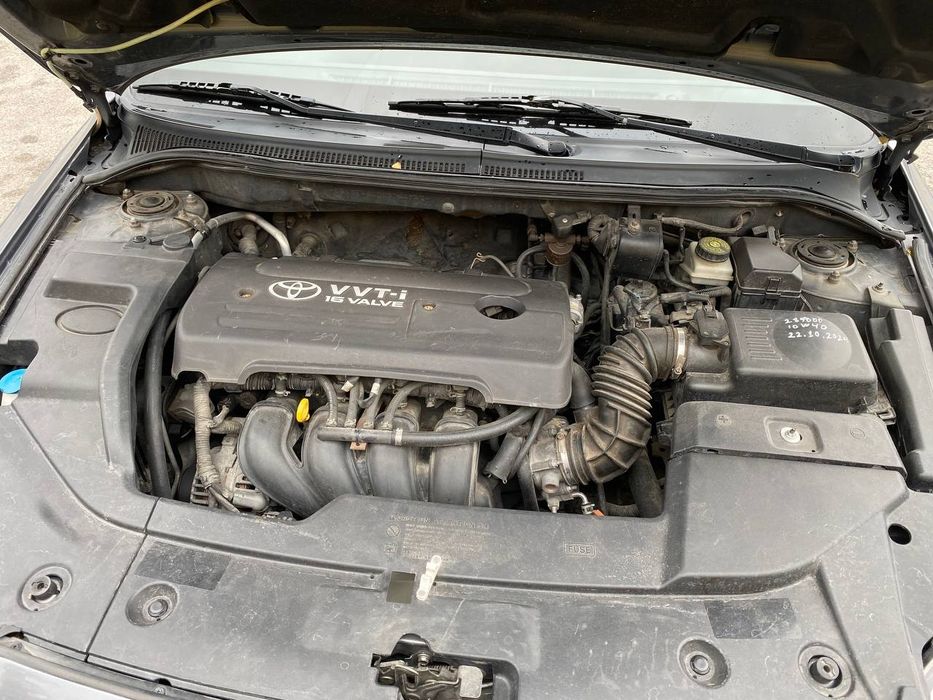 Toyota Avensis 1.8/газ/ автомат