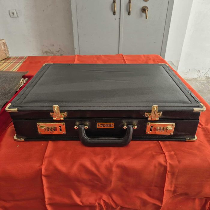 Комплект прибори за хранене в куфарче