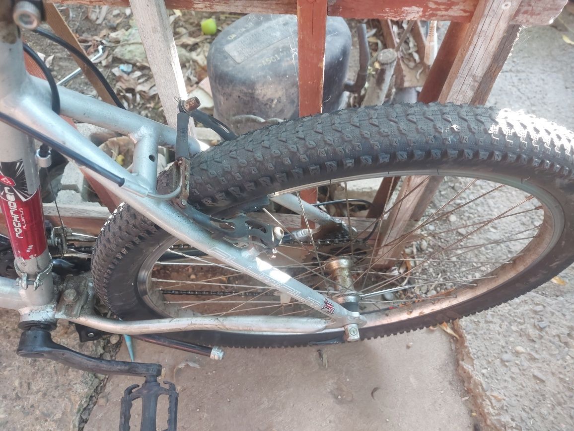 Bicicleta adulti 26 suspensie furca fata aluminiu ,500 lei
