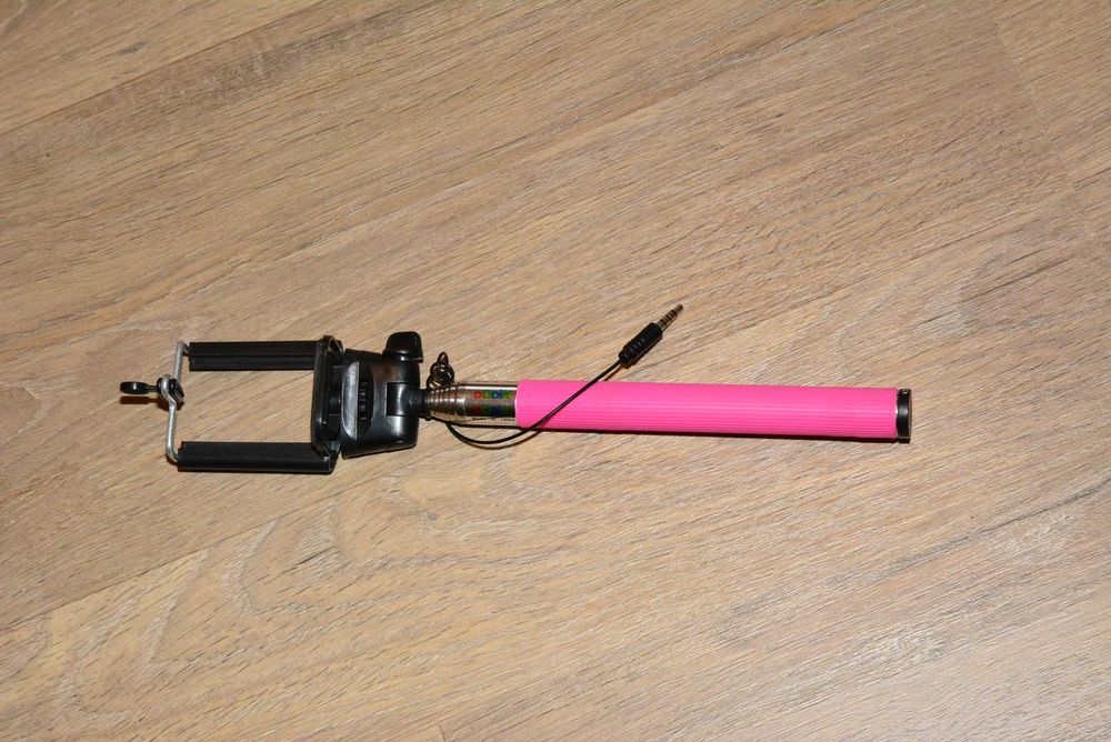 Selfi stick nou  de culoare roz