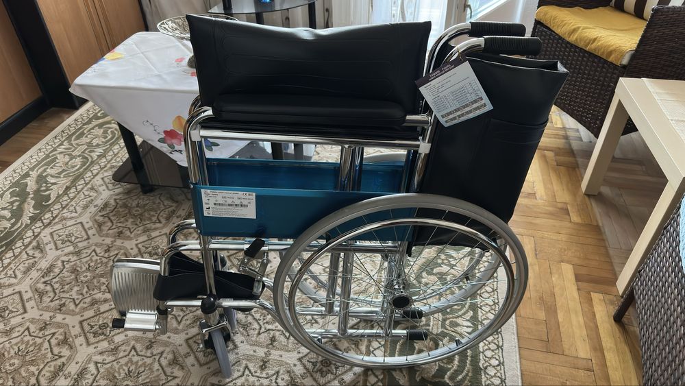 Scaun cu rotile adulti