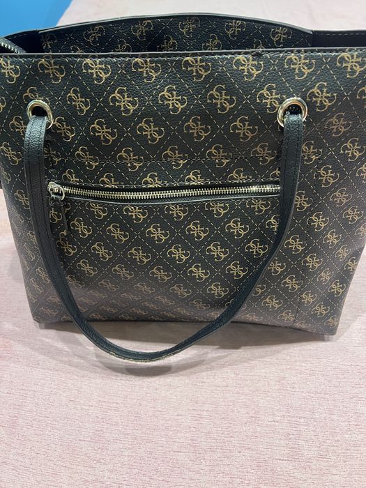 Дамска чанта ,,Guess”