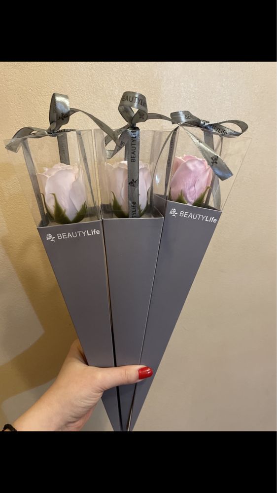 Сапунени рози в стилна опаковка
