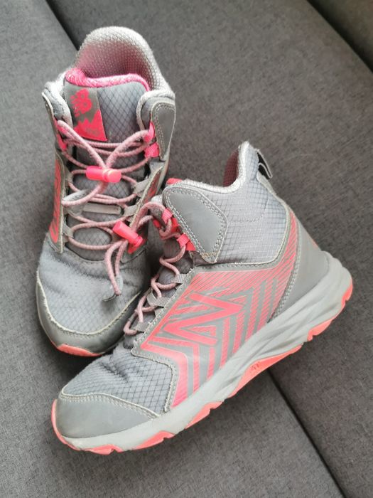 New Balance , Converse, Nike