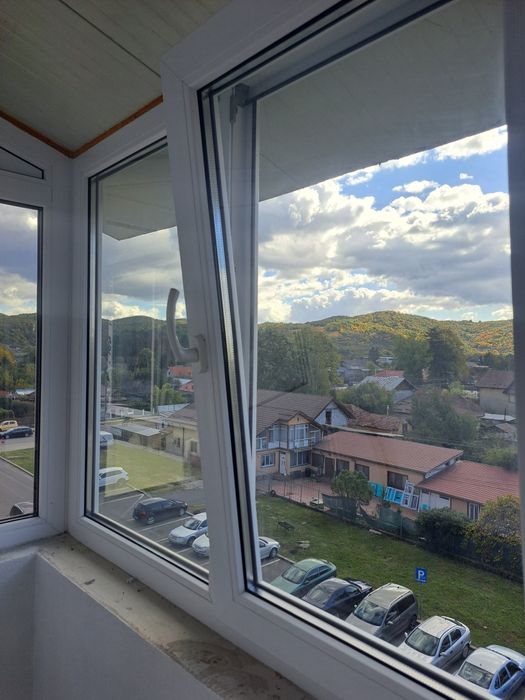 Închiriez  apartament
