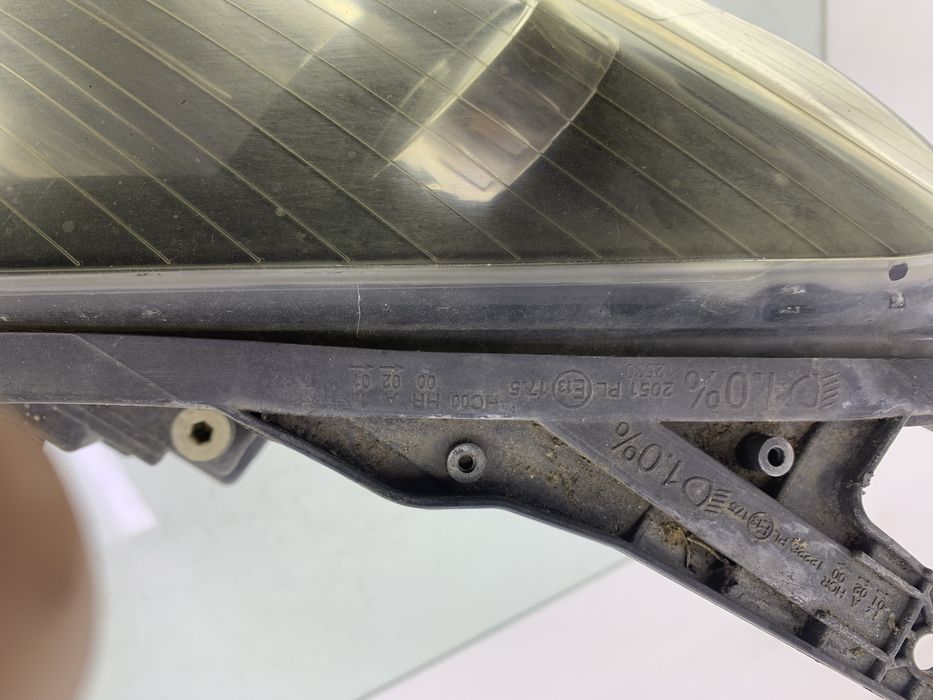 Dezmembrez Far dreapta de pe Opel Astra H 2004-2009