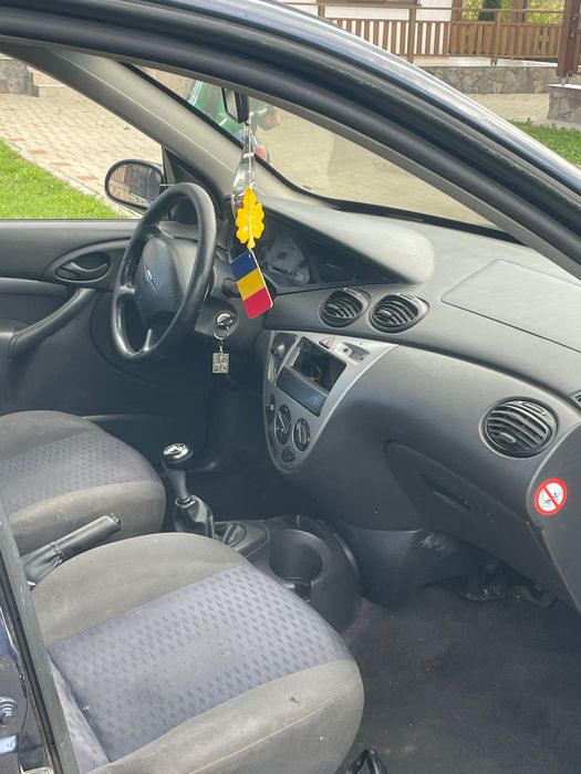 Vând Ford focus 1.6 i